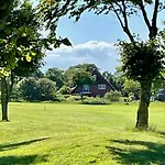 Fewo-mit-terasse-u-garten-am-golfplatz