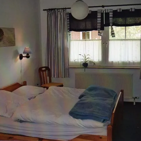 Fewo-mit-terasse-u-garten-am-golfplatz Apartment